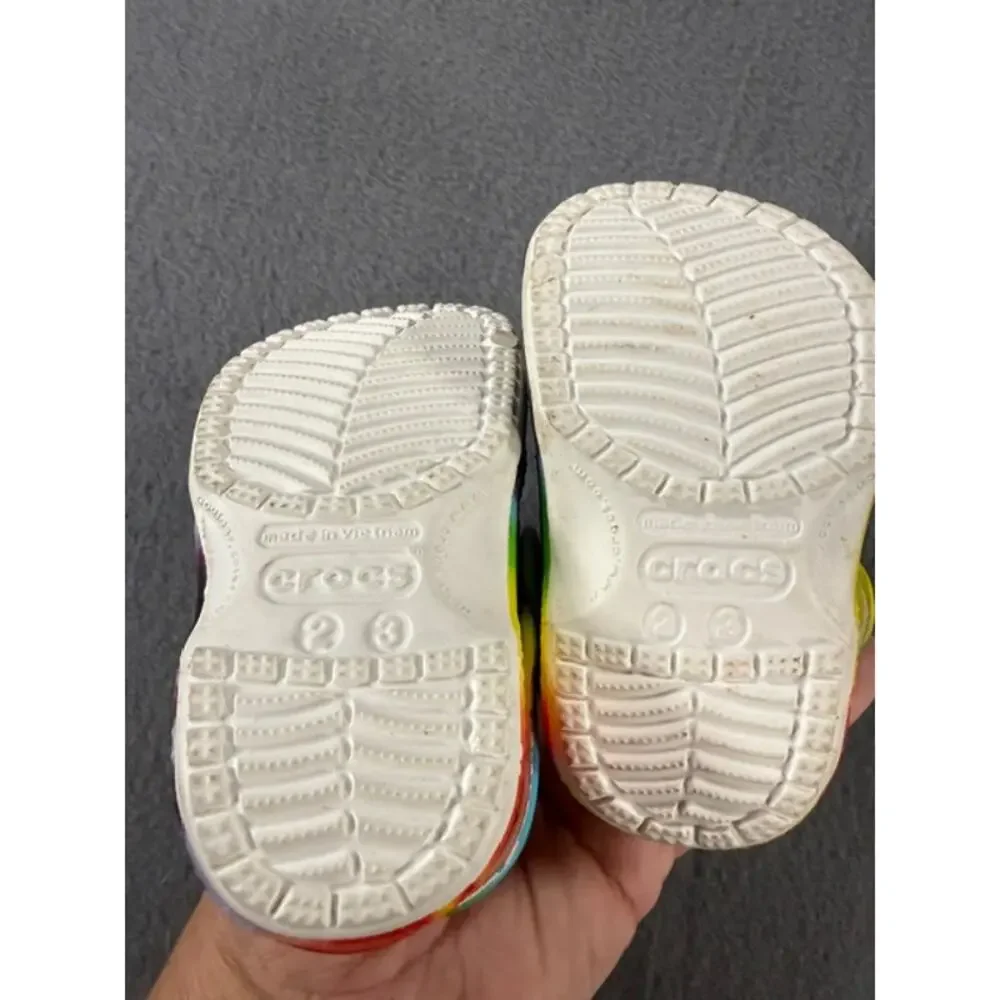 CROCS step into